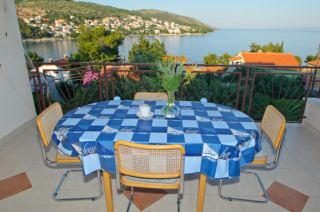Zigulin Apartment Τρογκίρ Δωμάτιο φωτογραφία