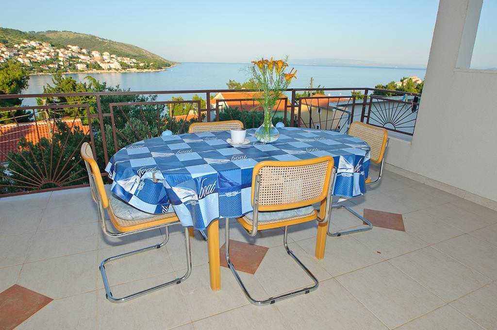 Zigulin Apartment Τρογκίρ Δωμάτιο φωτογραφία